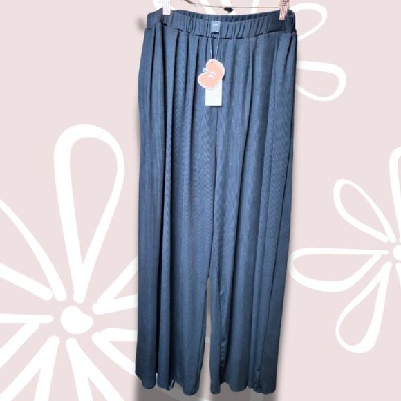 Pants - 35.$10-1X-CIDER NWT Wide Palazzo Pants Black w/ Pockets